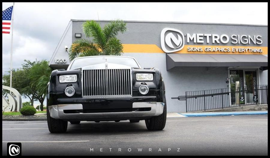  Rolls-Royce Phantom by Metro Wrapz 2016 года  (фото 1 из 9)
